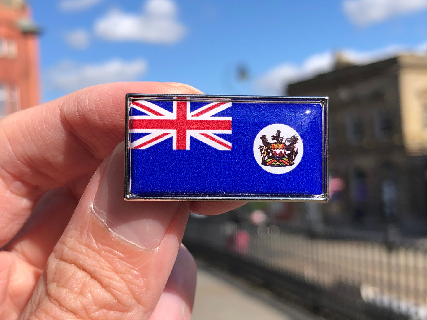 已停產 香港旗 襟章 Hong Kong Flag Pin Badge 🇬🇧 Made in Britain