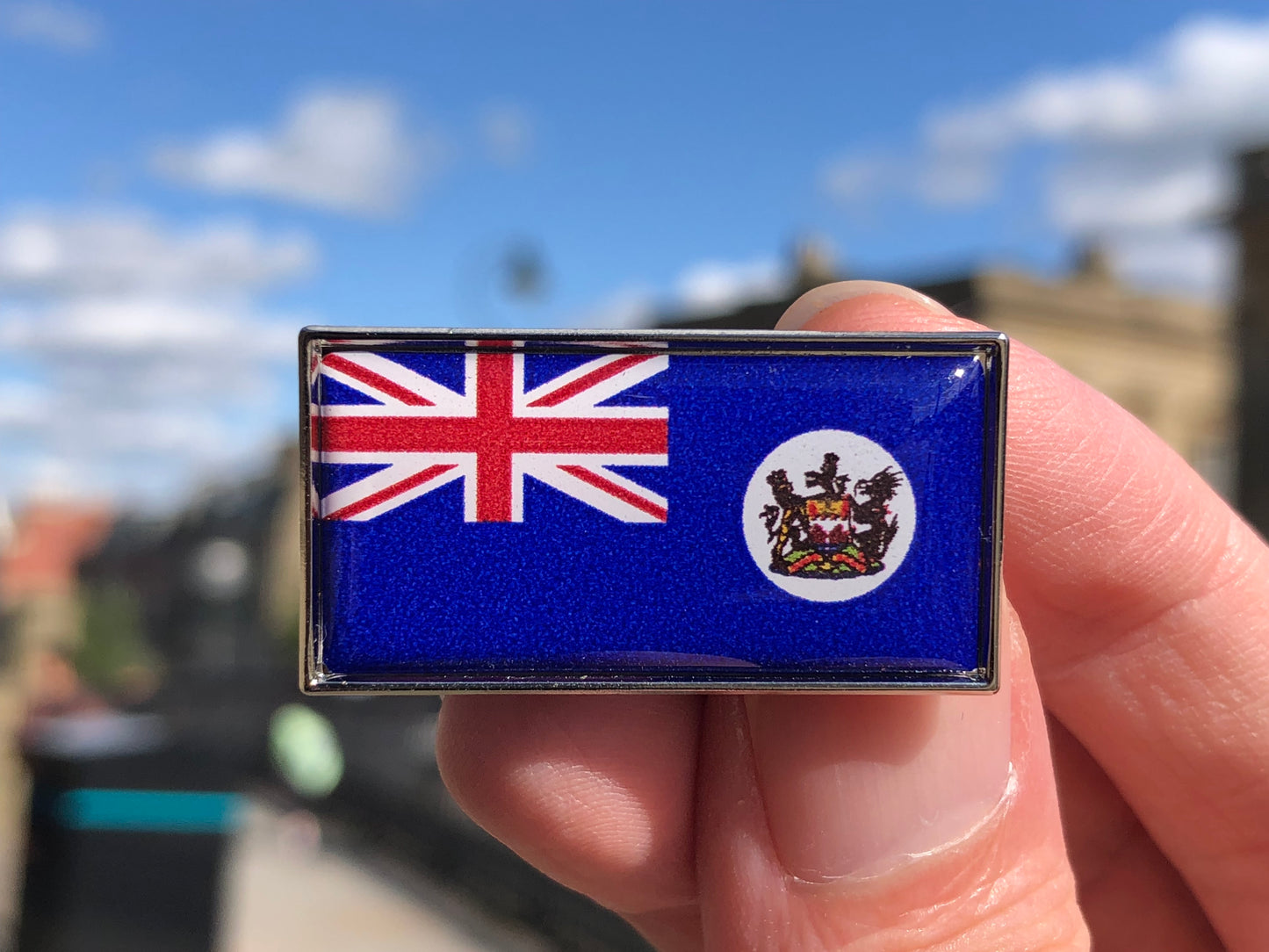 已停產 香港旗 襟章 Hong Kong Flag Pin Badge 🇬🇧 Made in Britain