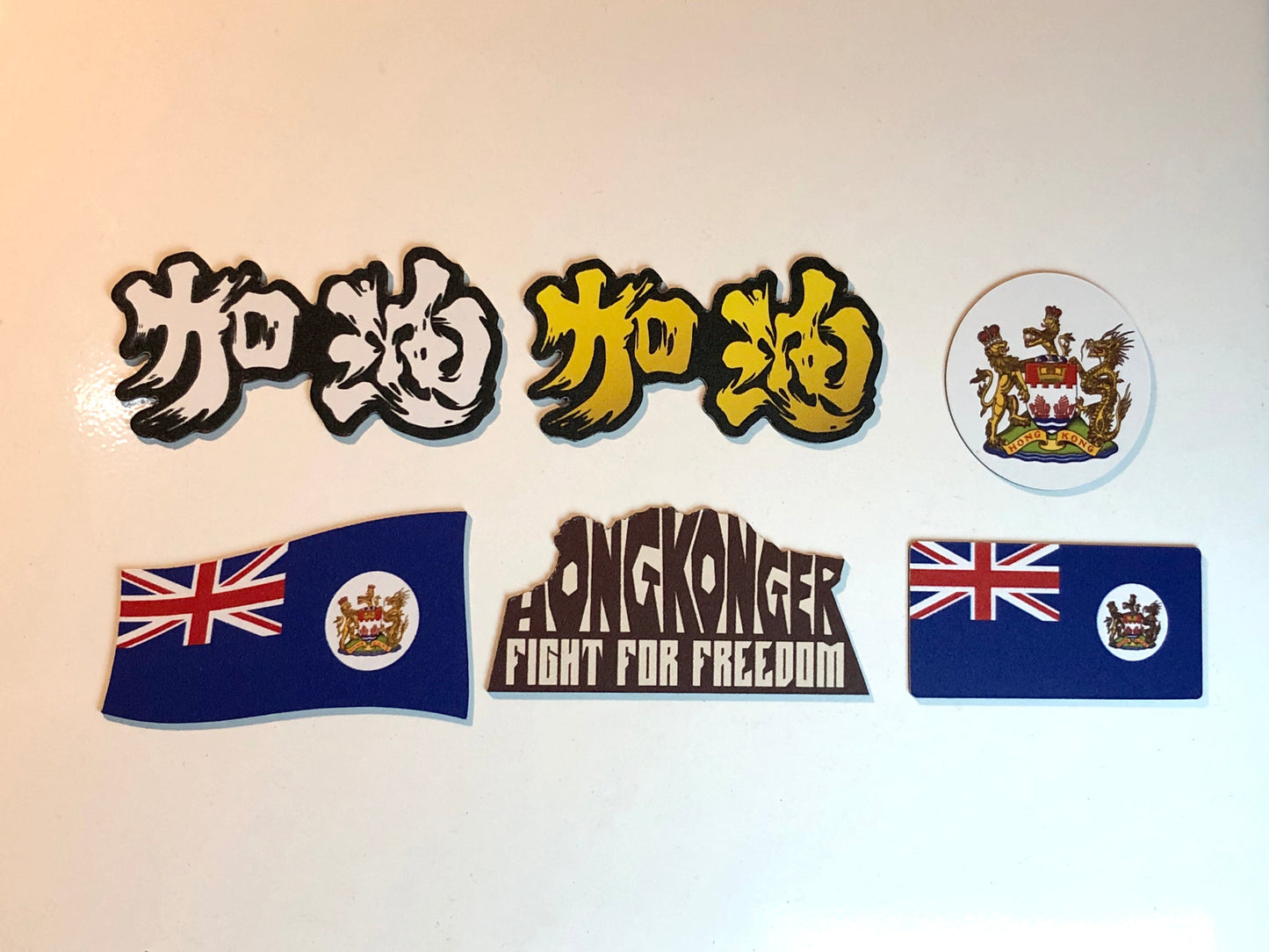 為香港人加油 白字磁石 Magnet 🇬🇧 Made in Britain