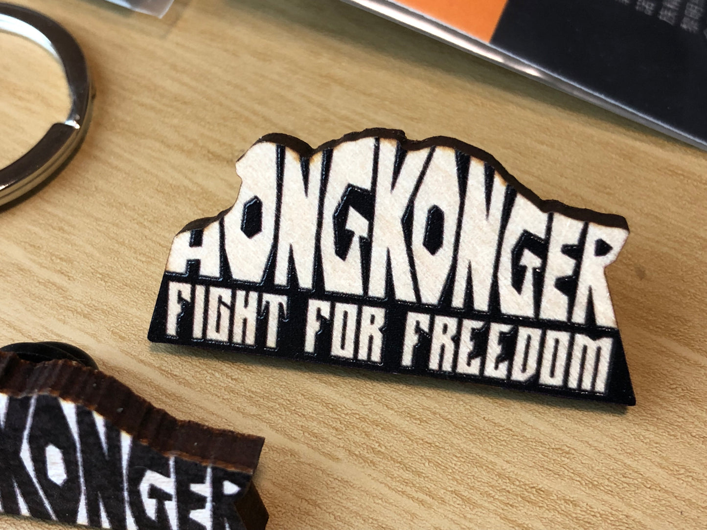 香港人的獅子山精神 Lion Rock Fight for Freedom Keychains & Pins 🇬🇧 Made in Britain