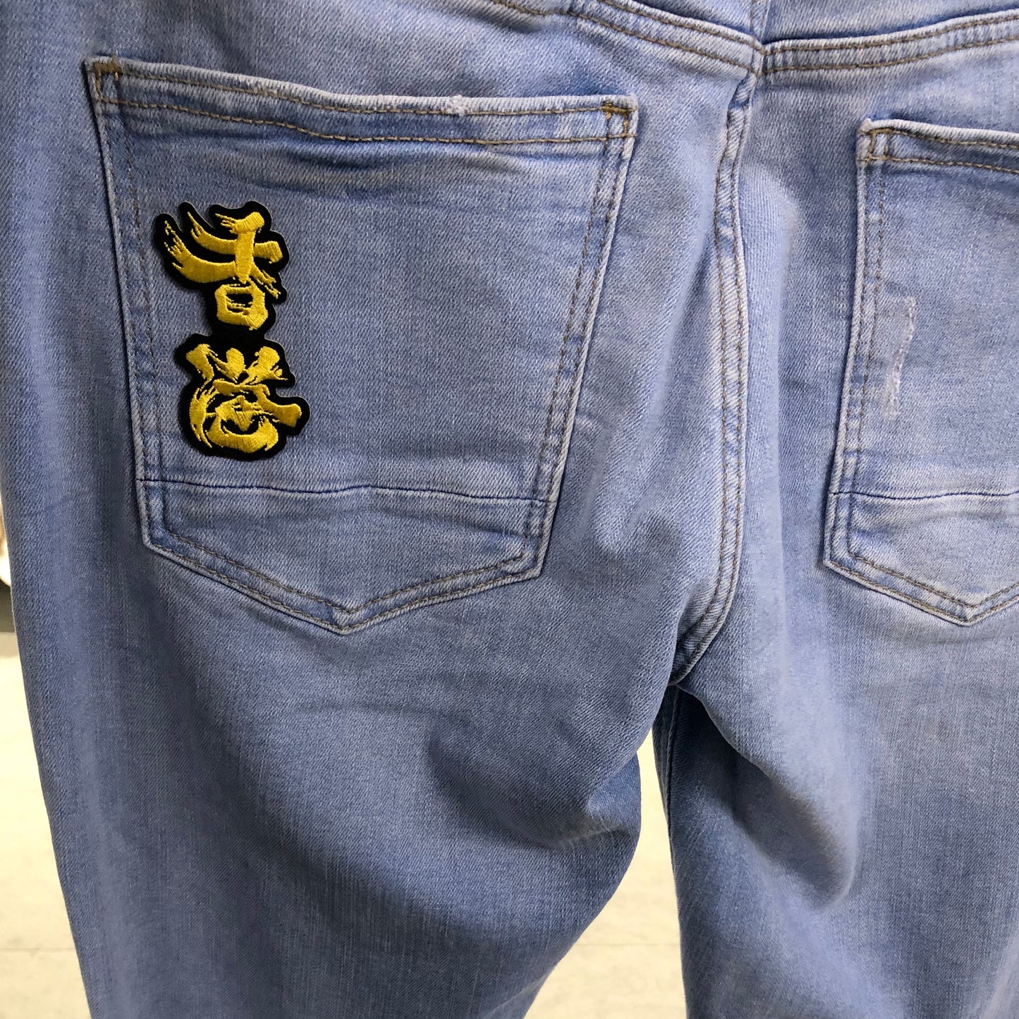 已停產 只餘現貨 刺繡熨印布章 為香港人加油 Embroidered Patch Iron-on back 🇬🇧 Made in Britain ✨New Arrival✨