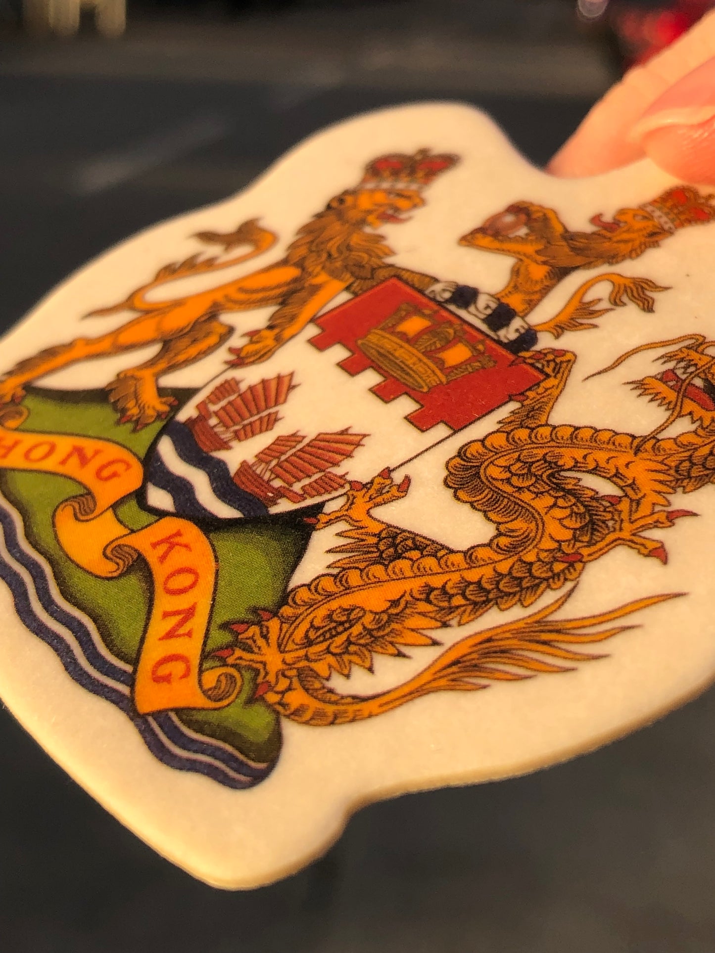 Coat of Arms of Hong Kong 香港紋章 汽車用香卡掛牌 [新車味/ 吹波膠] 🇬🇧 Made in Britain