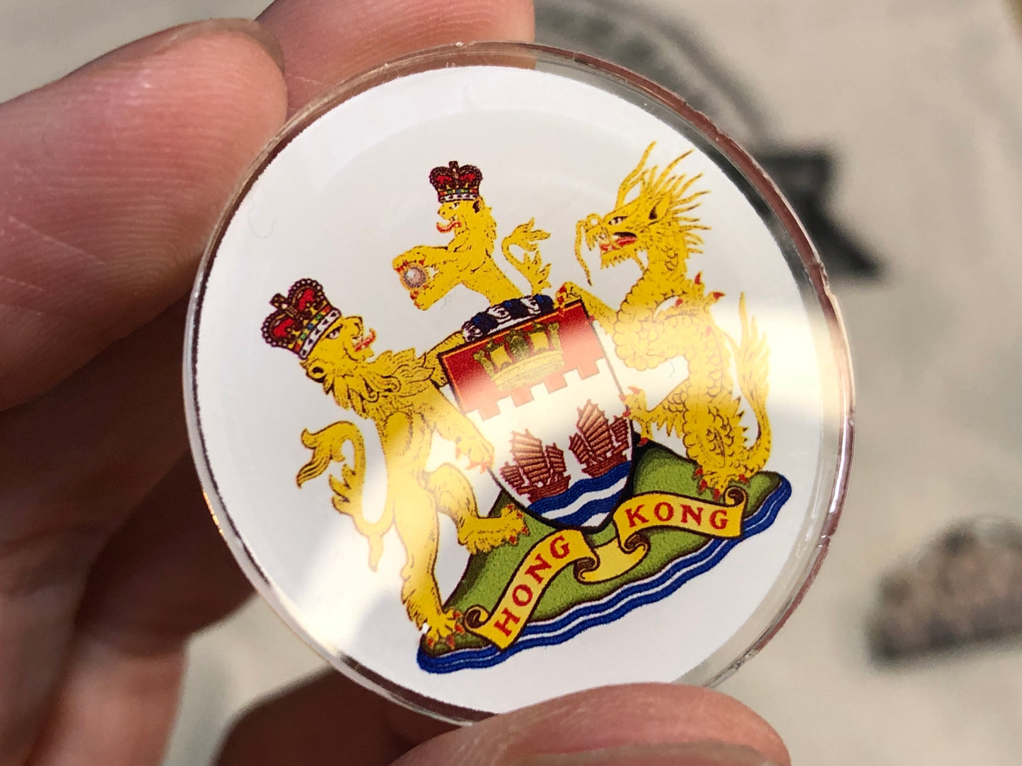 香港徽號 / 香港紋章 襟章 Coat of Arms of Hong Kong Pin Badge 🇬🇧 Made in Britain