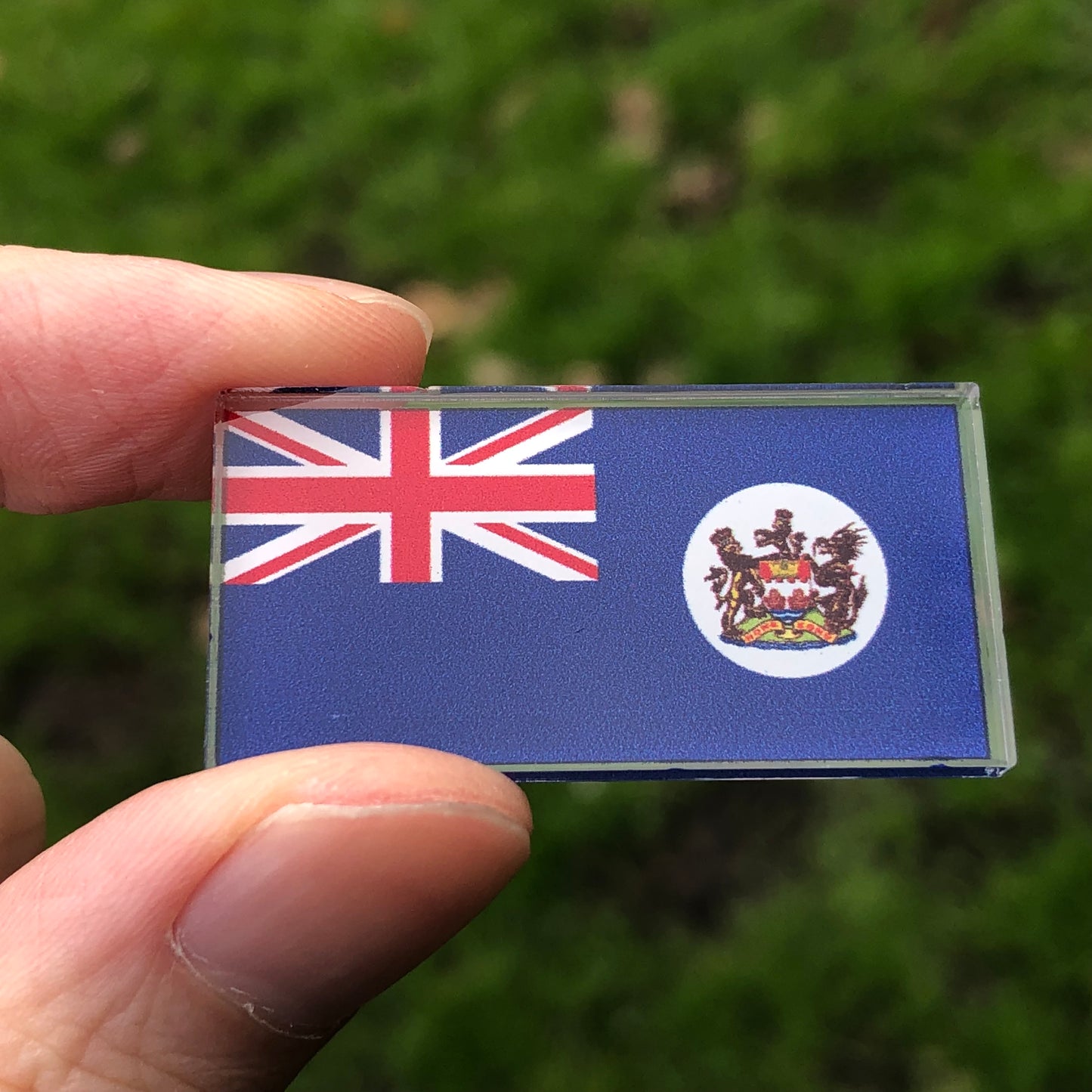 已停產 香港旗 襟章 Hong Kong Flag Acrylic Pin Badge 🇬🇧 Made in Britain