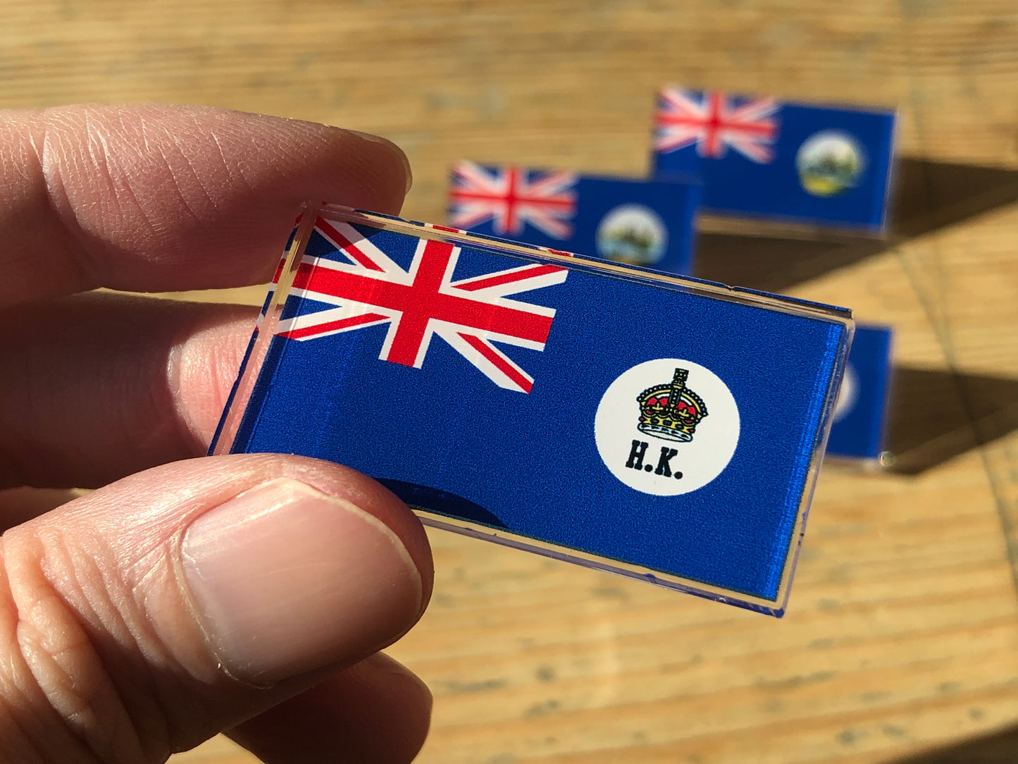 歷代香港旗系列 襟章 1871–1997 Hong Kong Flag Acrylic Pin Badges 🇮🇹 Made in Italy