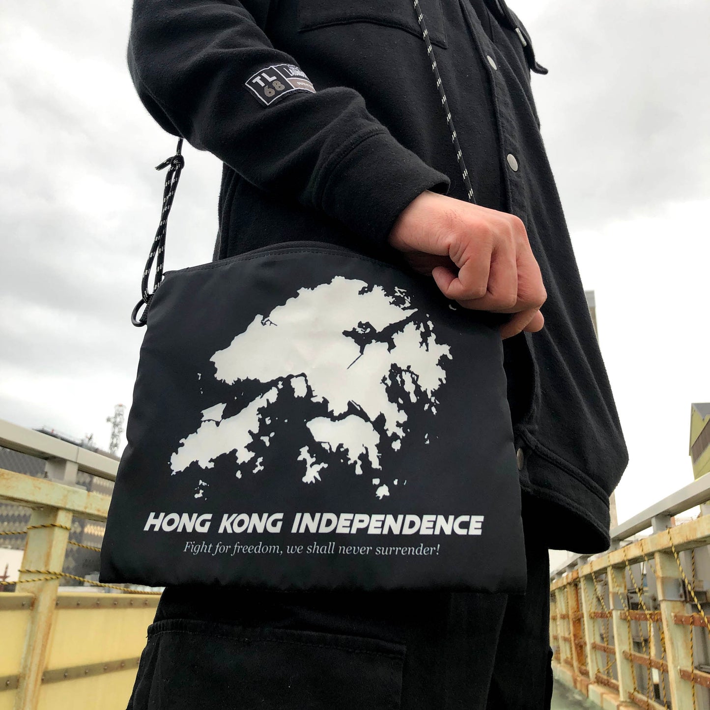 Liberate Hong Kong 斜揹袋 🇹🇼 Made in Taiwan ✨New Arrival✨
