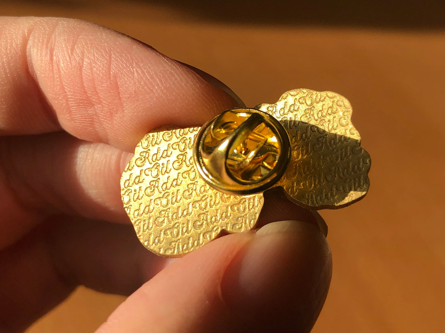 為香港人加油之 黃銅襟章 Raw Brass Pin Badge 🇬🇧 Made in Britain